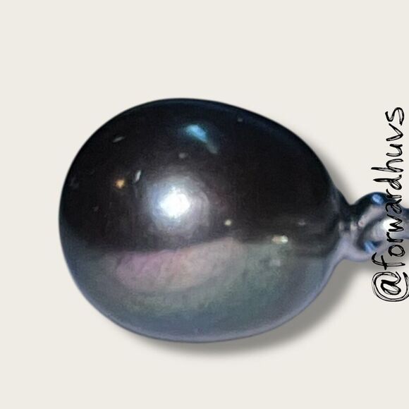 Elegant Black Pearl Drop Earrings - Picture 9 of 12